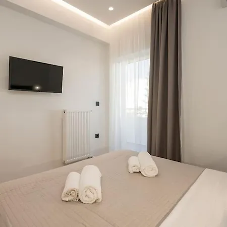 White House 3 Floor Apartment *